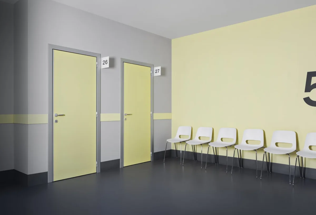 Connecticut Plana, porta tecnica a battente in laminato